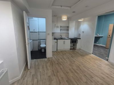 Property Image for 701 Cathcart Road, Mount Florida, Glasgow, G42 8UA