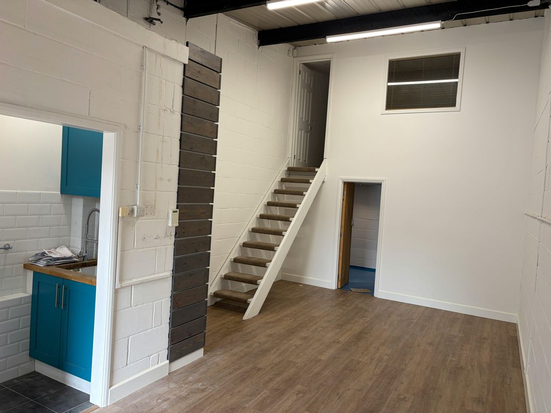 11 Fiddlebridge Industrial Centre, Lemsford Road, Hatfield, AL10 0DE