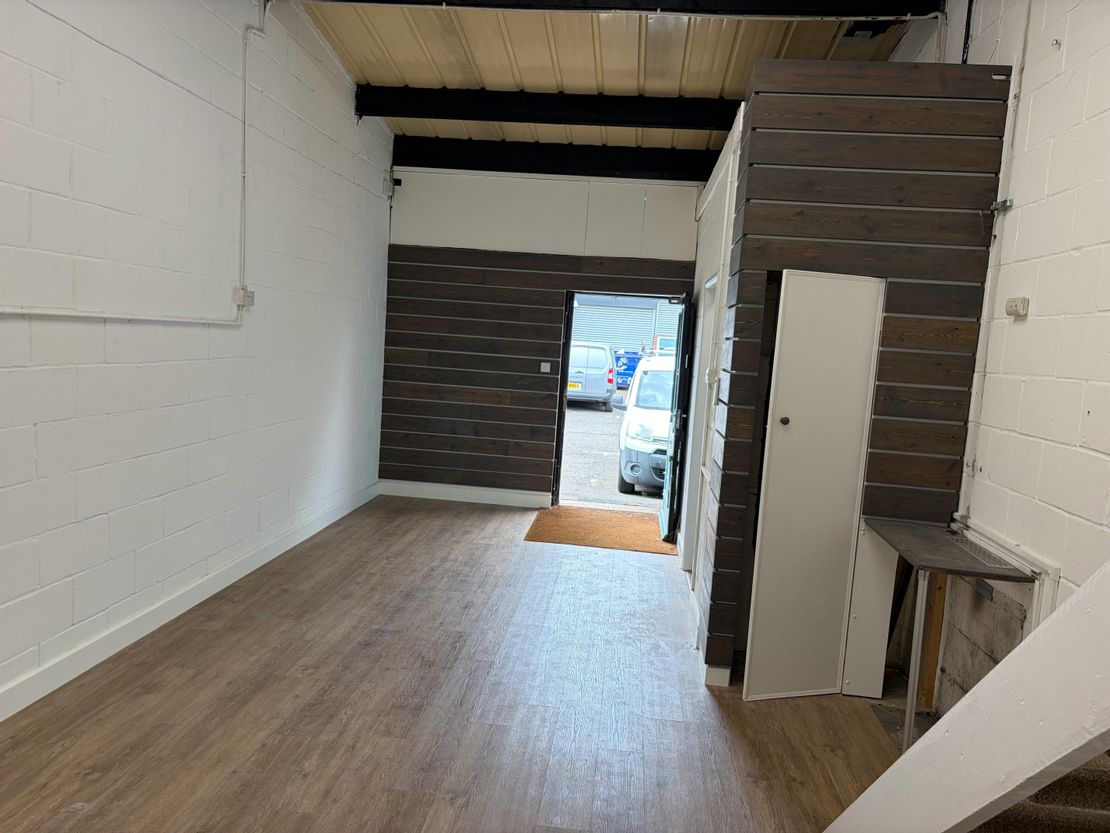 11 Fiddlebridge Industrial Centre, Lemsford Road, Hatfield, AL10 0DE