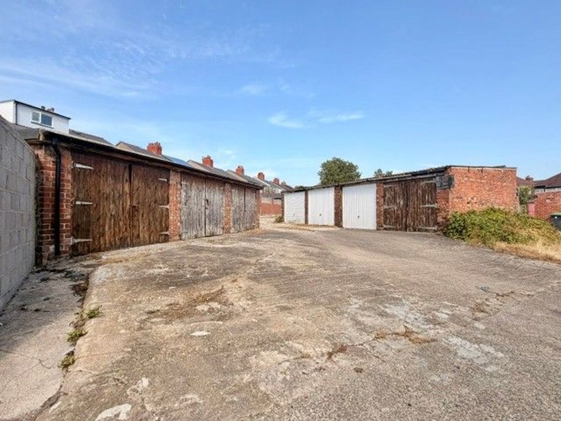 Land and Garages Lying to the South of Bloomfield Road