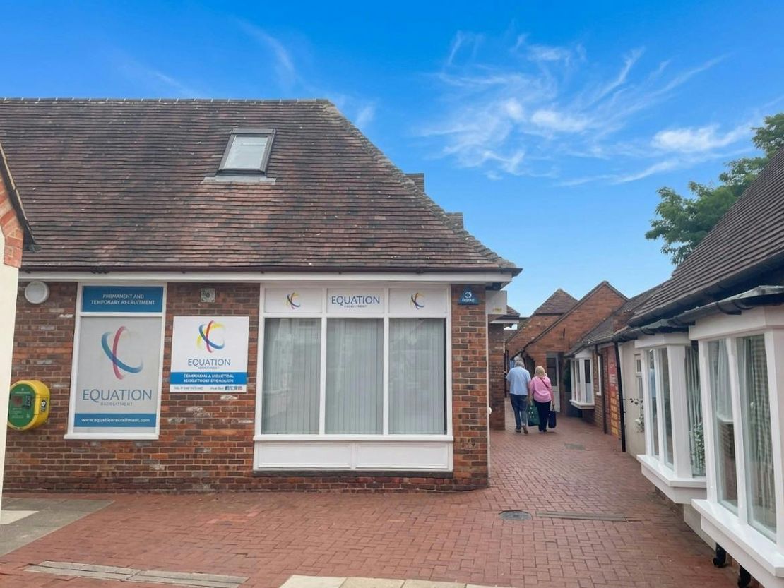 12 Deans Court, Bicester, OX26 6AA