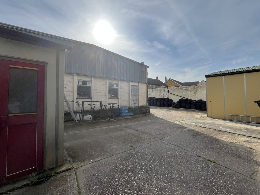 Boars Tye Garage, Boars Tye Road, Silver End, Witham, Essex, CM8 3PN