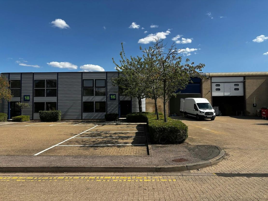 16 Plover Close, Interchange Park, Newport Pagnell, MK16 9PS