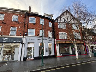 Property Image for 78 Station Road, New Milton, Hampshire, BH25 6LE