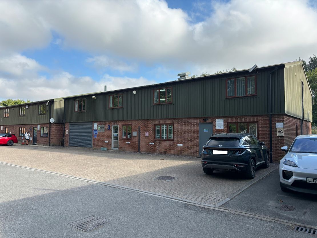 Unit 3 Station Yard, Station Road, Hungerford, RG17 0DY
