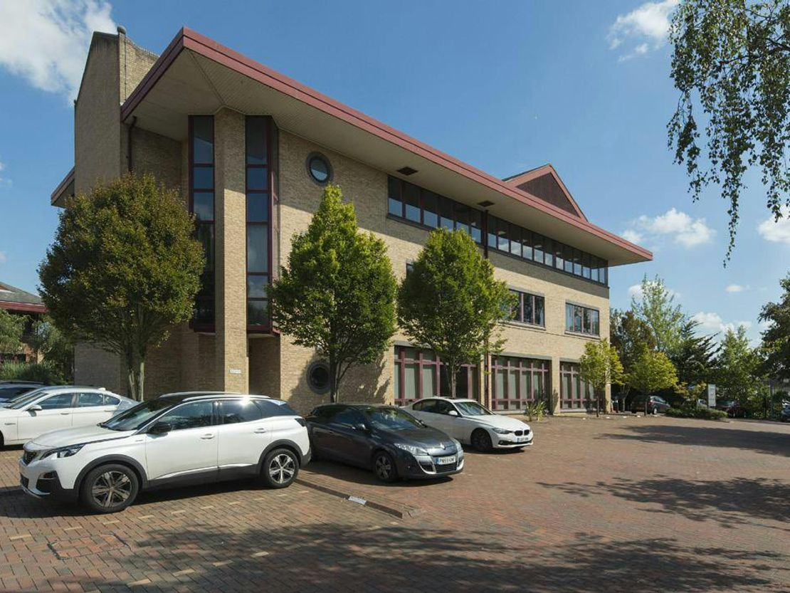 Sunningdale, The Belfry, Colonial Way, Watford, WD24 4PT