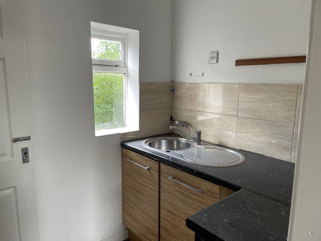 15 Headingley Lane, Leeds, West Yorkshire, LS6 1BL