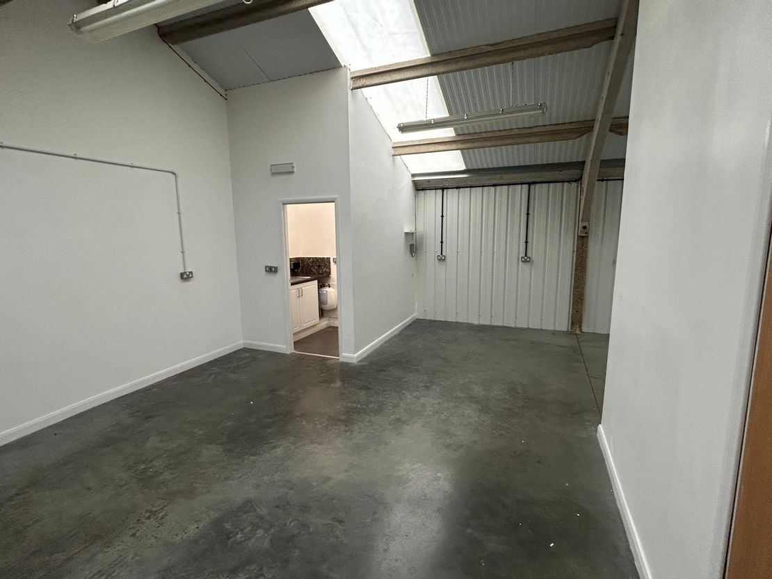 West Chiltington Lane, Coneyhurst, Billingshurst, West Sussex, RH14 9DL