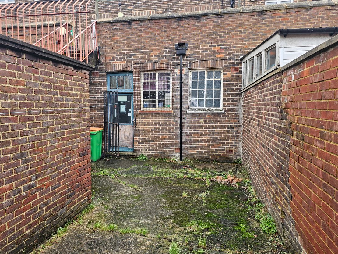 2 Twydall Green, Gillingham, Kent, ME8 6JY