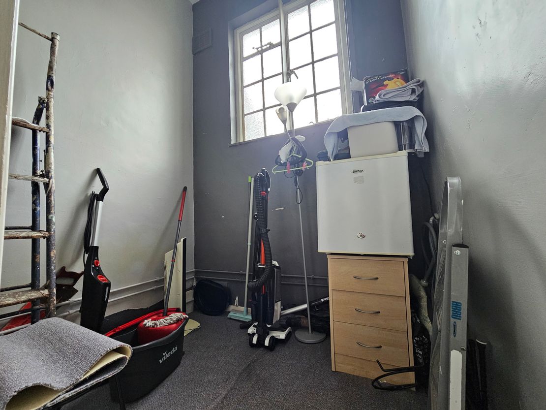 2 Twydall Green, Gillingham, Kent, ME8 6JY