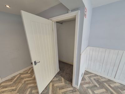 Property Image for 24 High Street East, Glossop, Derbyshire, SK13 8DA
