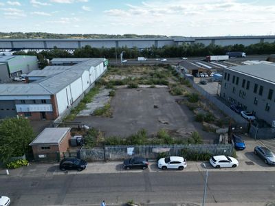 Property Image for 100 Brooker Road, Waltham Abbey, EN9 1JH