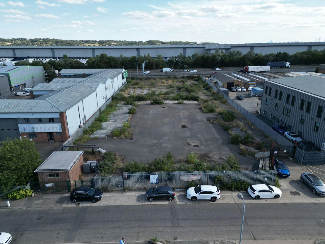 100 Brooker Road, Waltham Abbey, EN9 1JH