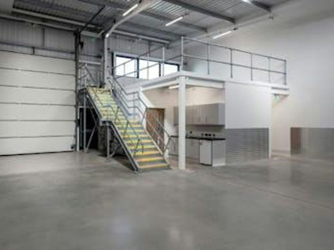 693 Stirling Road, Slough, SL1 4ST