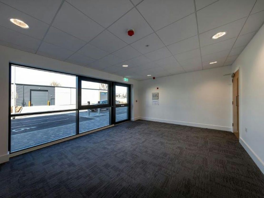 693 Stirling Road, Slough, SL1 4ST
