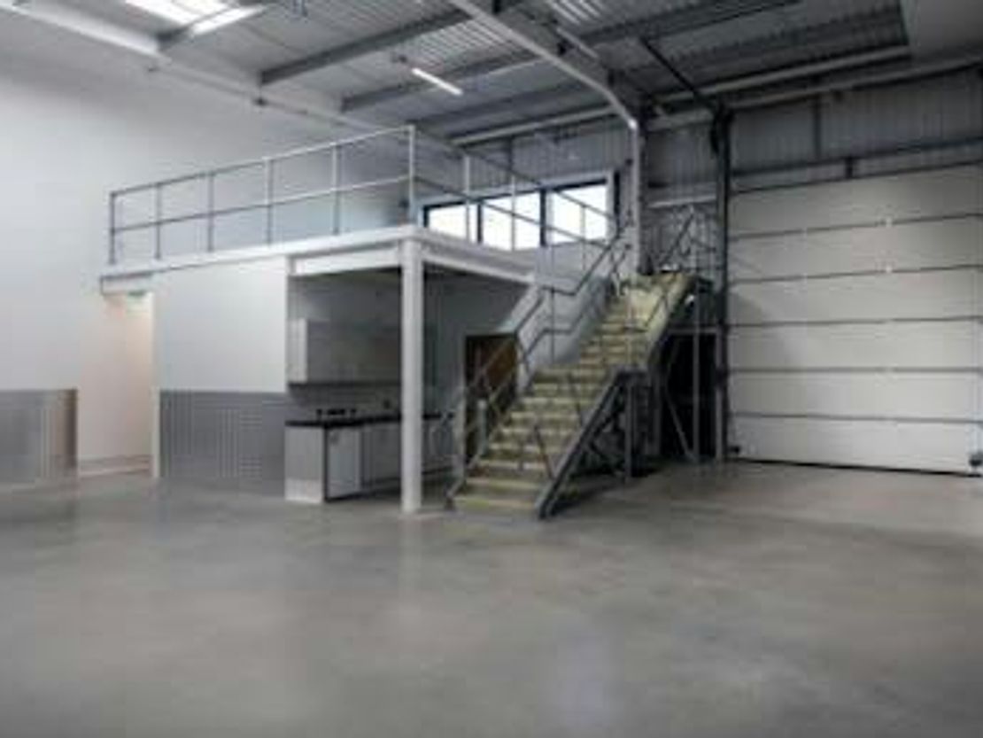 694 Stirling Road, Slough Trading Estate, Slough, SL1 4ST