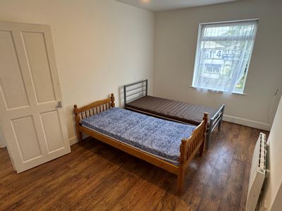 Property Image for Whalebone Lane South, Dagenham
