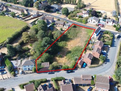 Property Image for Paddock, Field Lane, Wroot, Doncaster, Lincolnshire, DN9 2BN