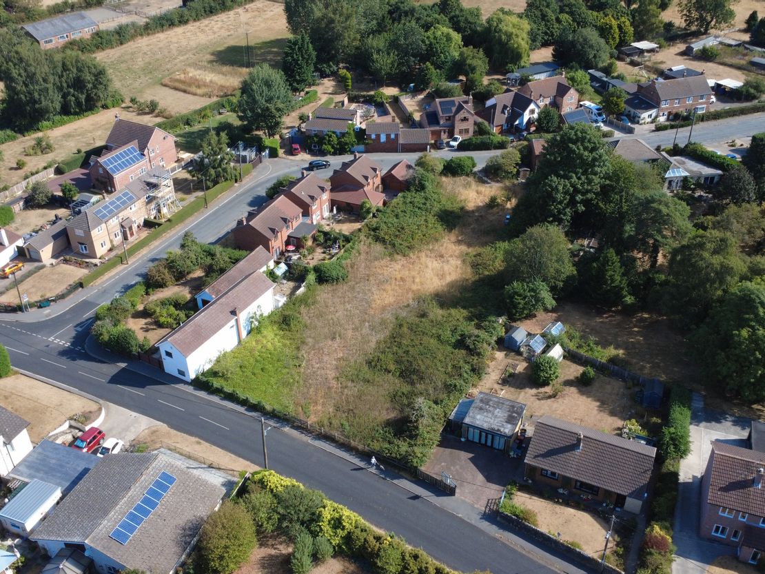 Paddock, Field Lane, Wroot, Doncaster, Lincolnshire, DN9 2BN