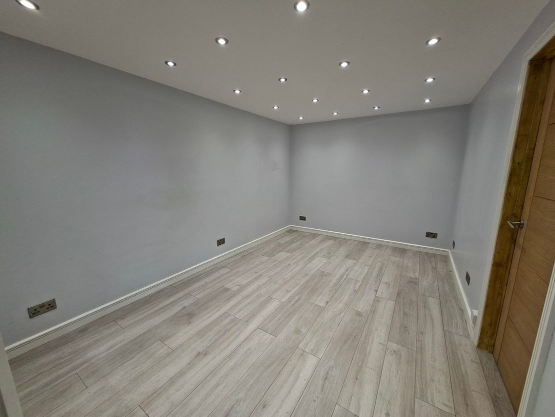Unit 7, The Turnpike, Grantham, Lincolnshire, NG31 7DF