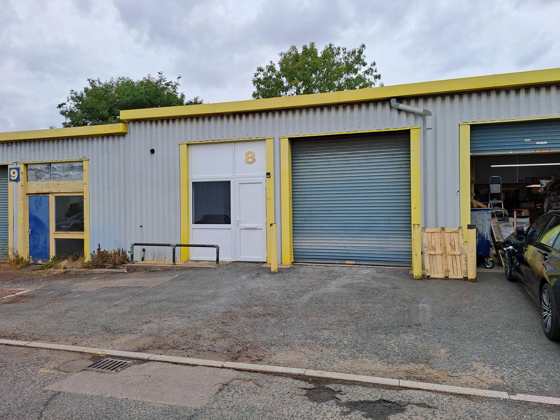 Unit 8, Cam Square, Wilbury Way, Hitchin, Hertfordshire, SG4 0TZ