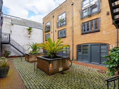 Property Image for 3 Gloucester Yard, 121-123 Gloucester Road, Brighton, East Sussex, BN1 4AF