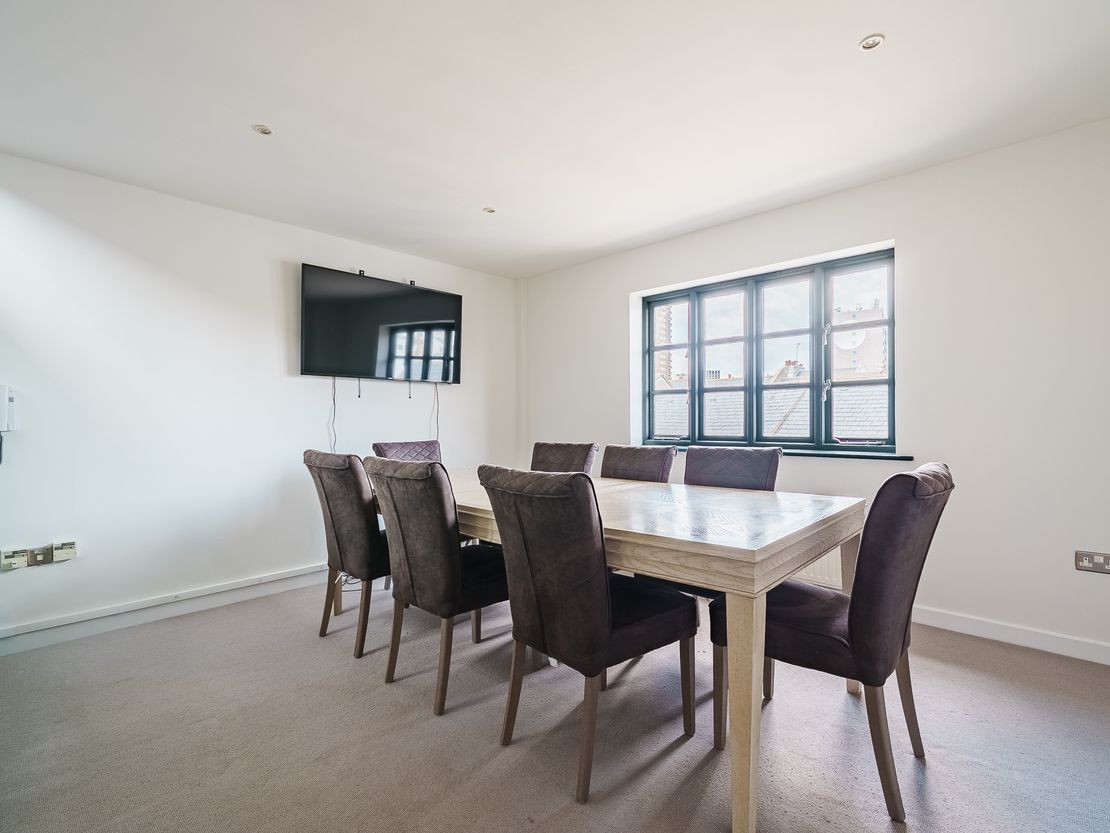 3 Gloucester Yard, 121-123 Gloucester Road, Brighton, East Sussex, BN1 4AF