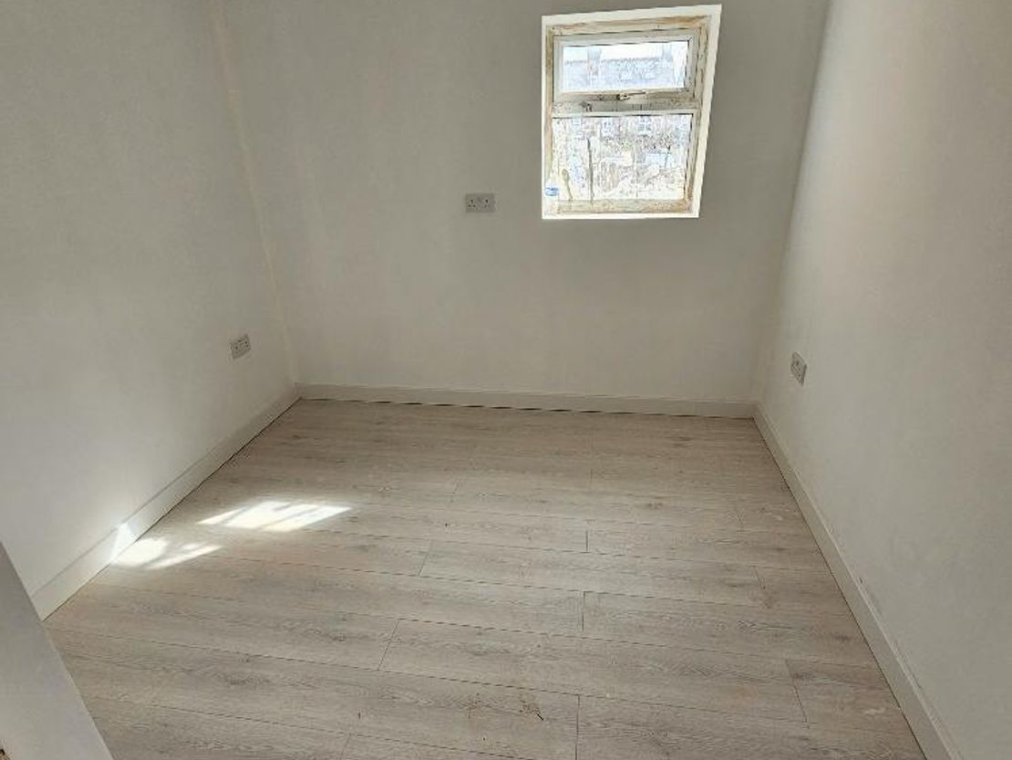 8 High Street, Crowborough, TN6 2QA