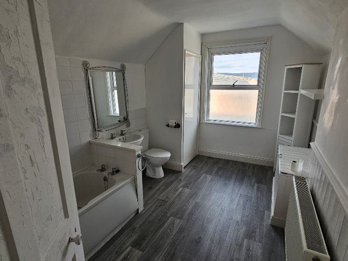 208-210 Seaside, Eastbourne, BN22 7QT