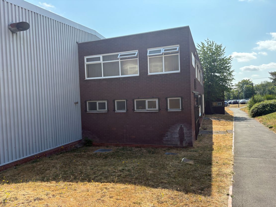 43 Crossgate Rd, Redditch B98 7SN