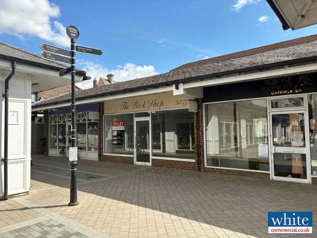 Units 4, 32 & 3 Crown Walk, Bicester, OX26 6HY