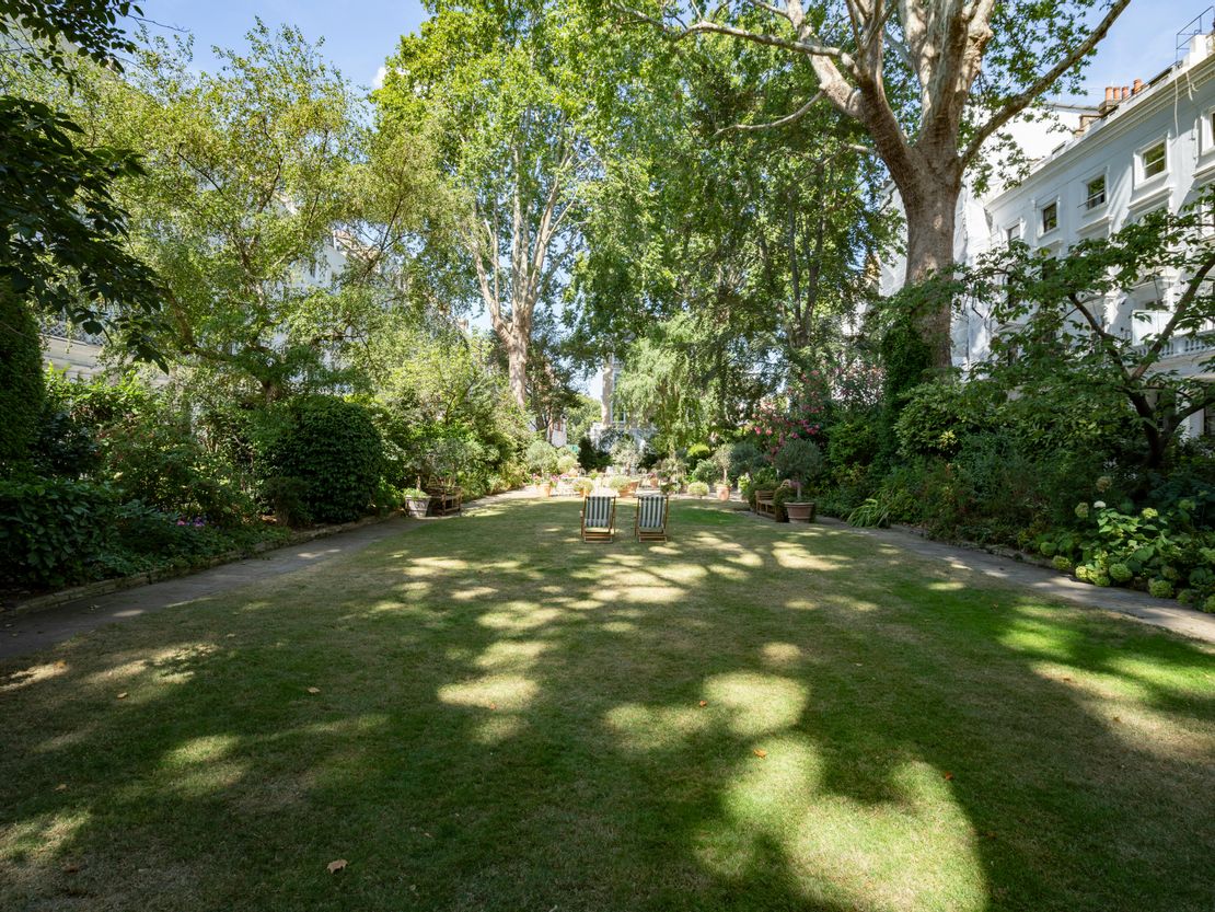 27 Ovington Square, London, SW3 1LJ
