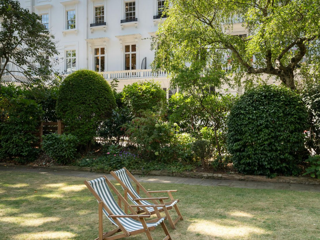 27 Ovington Square, London, SW3 1LJ