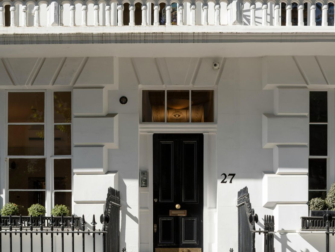 27 Ovington Square, London, SW3 1LJ