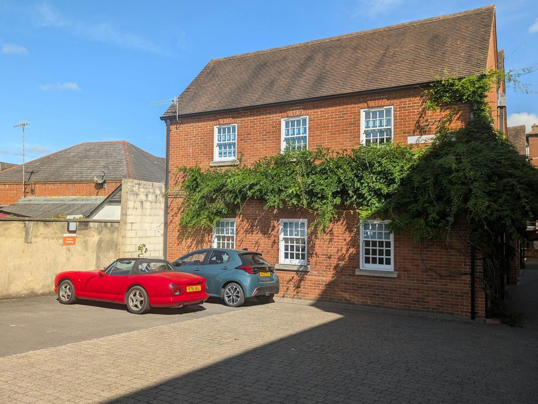Saxon House, 28 Castle Street, Guildford, Surrey, GU1 3UW