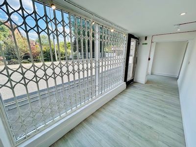 Property Image for Ground Floor Retail Unit To Let, 4 Bridge Street, Hungerford, West Berkshire, RG17 0EH