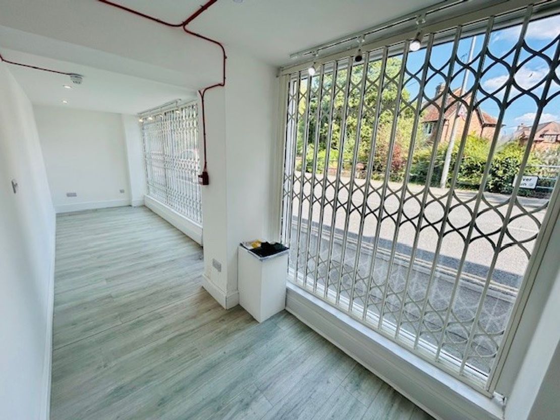 Ground Floor Retail Unit To Let, 4 Bridge Street, Hungerford, West Berkshire, RG17 0EH