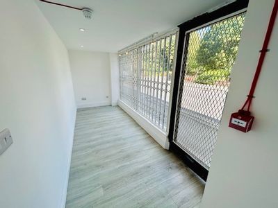 Property Image for Ground Floor Retail Unit To Let, 4 Bridge Street, Hungerford, West Berkshire, RG17 0EH