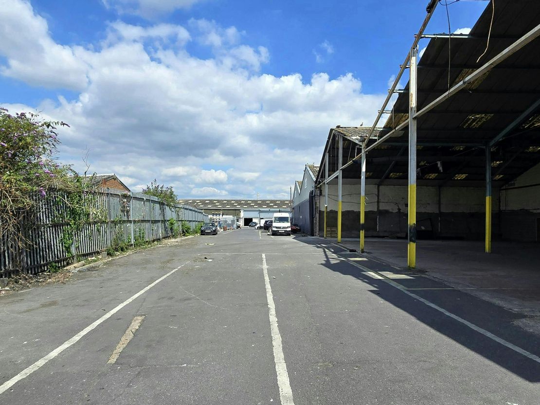 Warehouse 2B, Rippleside Commercial Estate, Ripple Road, Barking, IG11 0RJ