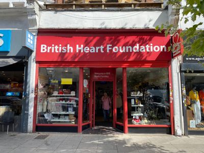 Property Image for 718 High Road, London, Greater London, N12 9QD