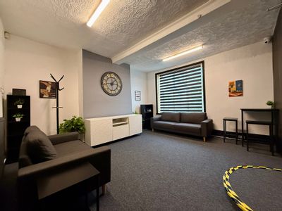 Property Image for 45B Regent Street, Hinckley, Leicestershire, LE10 0BA