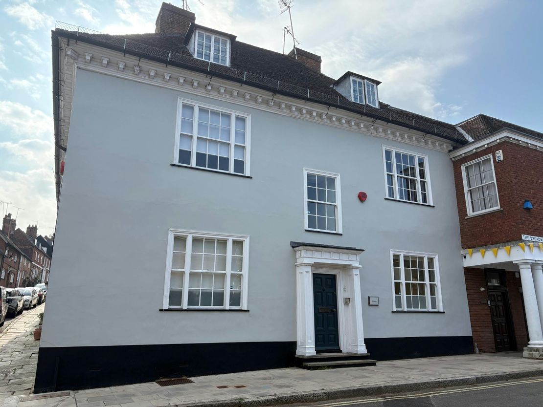 1A The Broadway, Hatfield, AL9 5BG