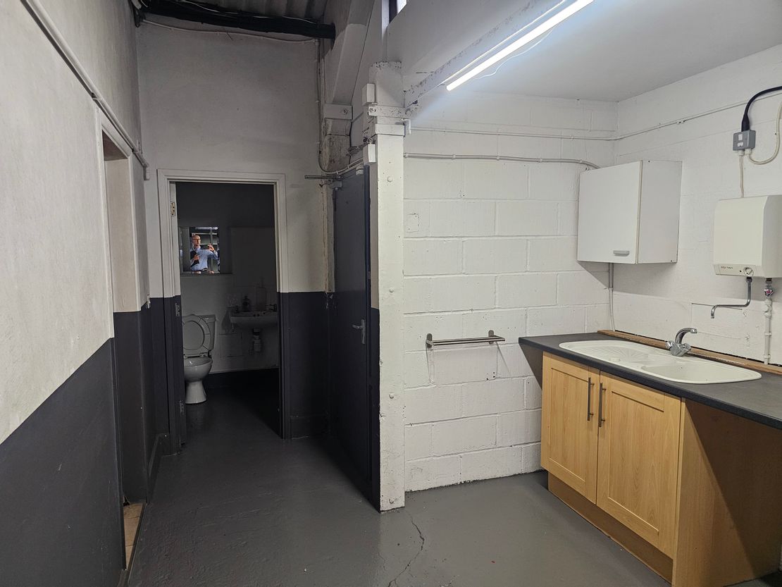 Ufton Lane Garage, Sittingbourne, Kent, ME10 1JA