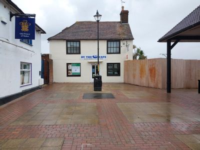 Property Image for 8 New Street, Ashford, Kent, TN24 8UU