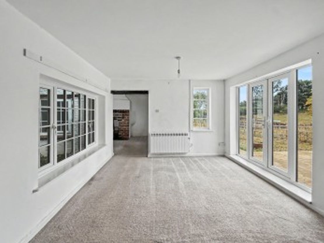 White Cottage, Portland Pl, North Waltham, Basingstoke RG25 2BD