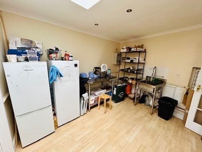 Property Image for 9 Inch's Yard, Market Street, Newbury, Berkshire, RG14 5DP