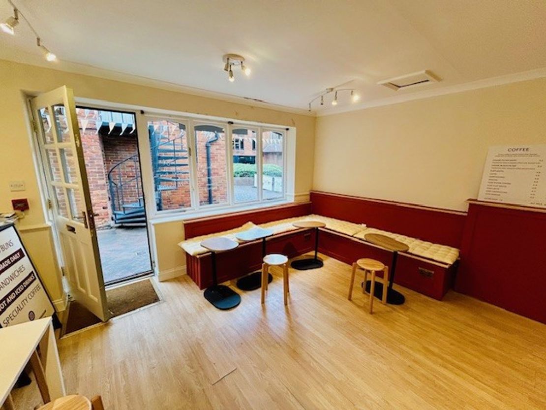 9 Inch's Yard, Market Street, Newbury, Berkshire, RG14 5DP
