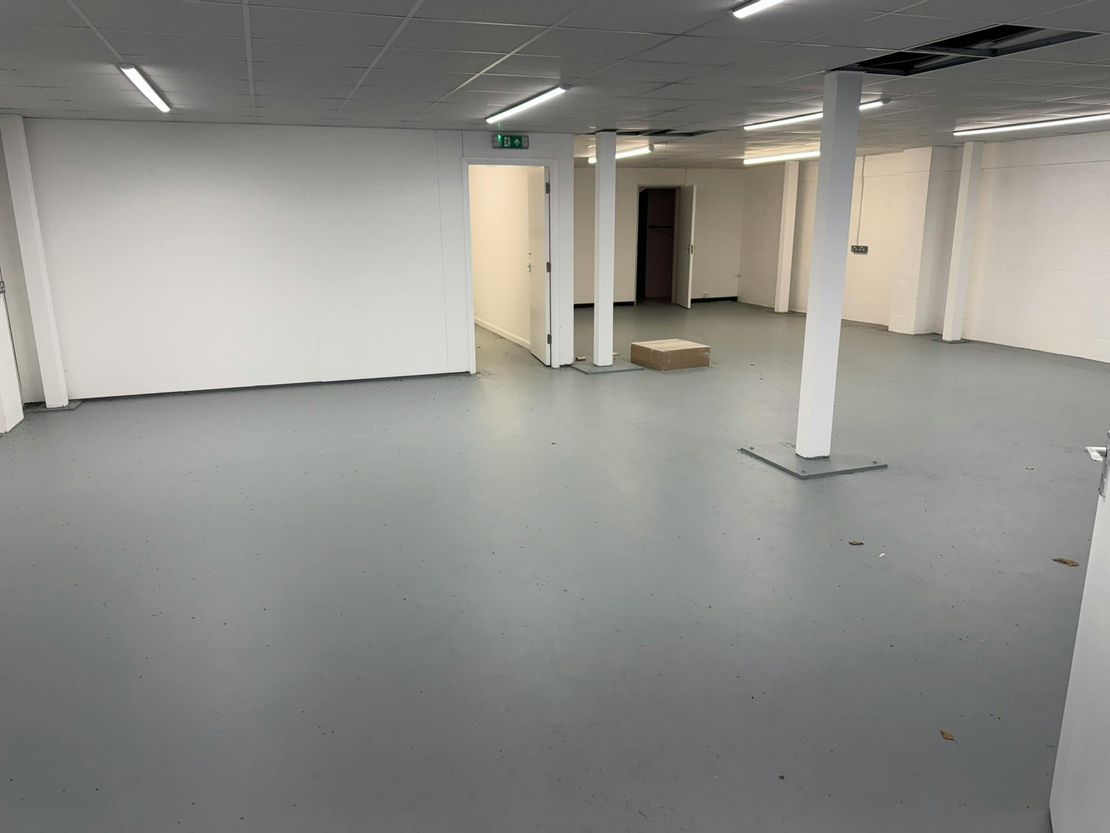 Unit 7, Sky Business Park, Egham, TW20 8RF