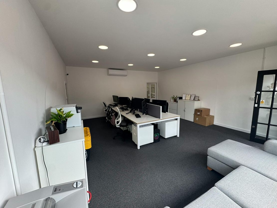 23 Queens Road, Weybridge, KT13 9UG