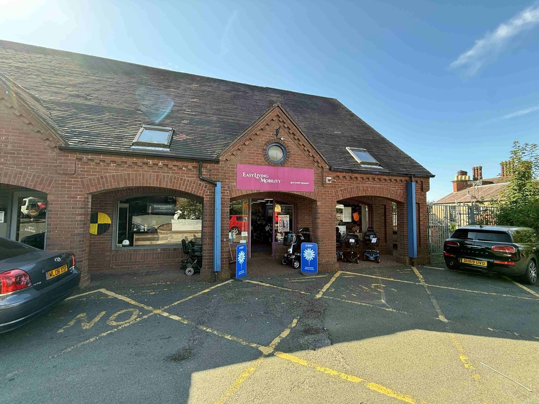 Unit 3 Bodkin Courtyard, Moorlands Shopping Centre, Pickwood Road, Leek, ST13 5SN